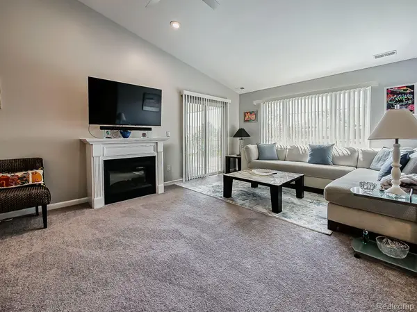 Macomb, MI 48044,16399 CHATHAM DR