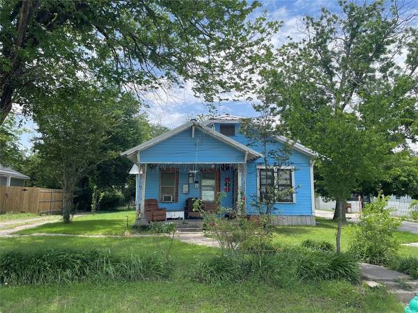 1206 Walnut Street,  Greenville,  TX 75401