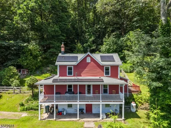 24 2Nd St, Glen Gardner Boro, NJ 08826