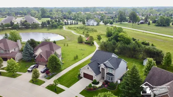 465 Corinth CIR, Dundee, MI 48131