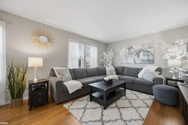 Clinton Township, MI 48036,37686 Charter Oaks BLVD