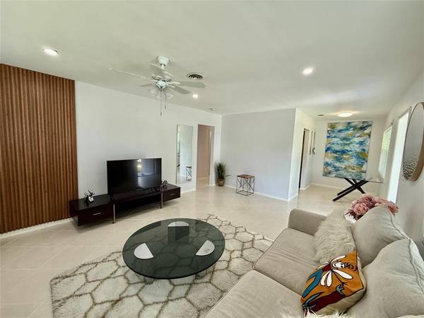 Pompano Beach, FL 33060,23 NE 19th Ave