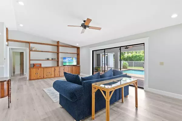 Coral Springs, FL 33071,435 NW 99th Way