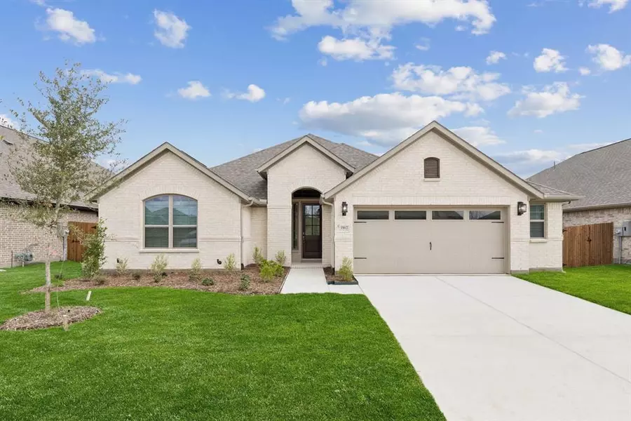 1862 Silver Birch Road, Waxahachie, TX 75165