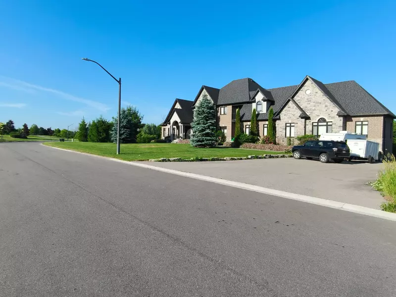 26 Diamondwood DR, Caledon, ON L7E 4H6