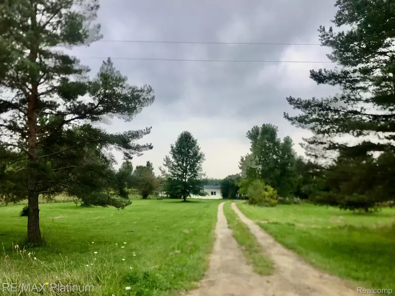 5321 WILSON RD, Columbiaville, MI 48421