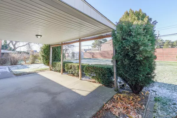 Warren, MI 48092,29289 MERRICK AVE