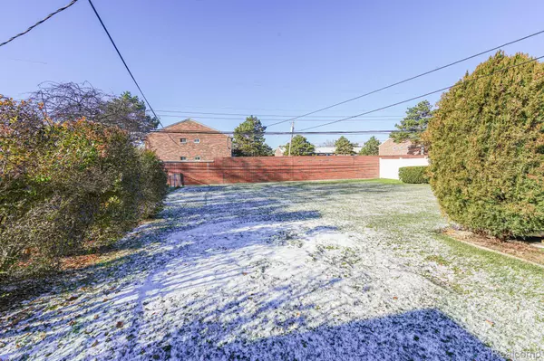 Warren, MI 48092,29289 MERRICK AVE