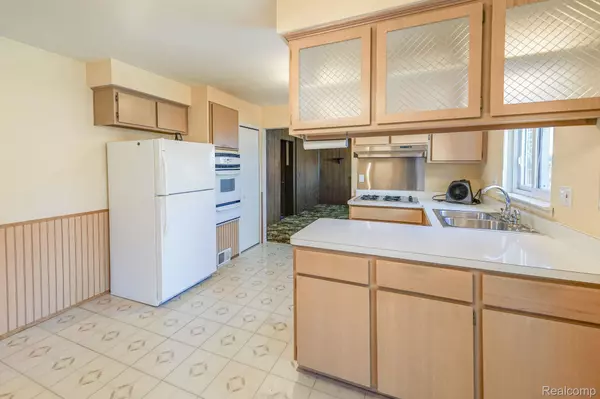 Warren, MI 48092,29289 MERRICK AVE