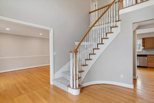 Milford, MI 48381,2450 TRINITY LN