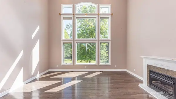 Saline, MI 48176,1819 Brookview DR