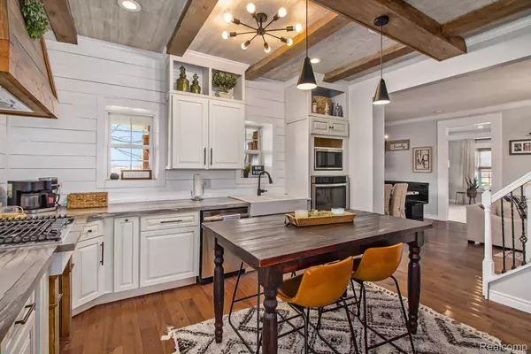 Fowlerville, MI 48836,7890 STOW RD