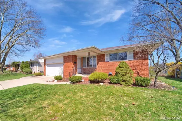 Livonia, MI 48150,35484 N ELMIRA ST