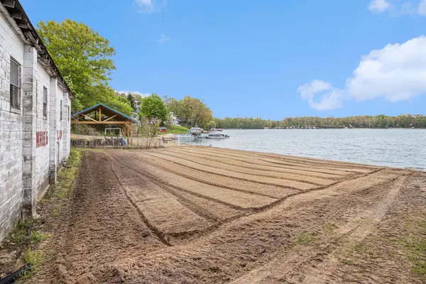 Buchanan, MI 49107,15721 Lakeview DR