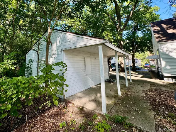 Detroit, MI 48235,19719 FERGUSON ST