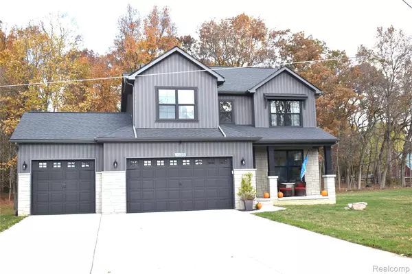 12955 Twyla LN, Hartland, MI 48353