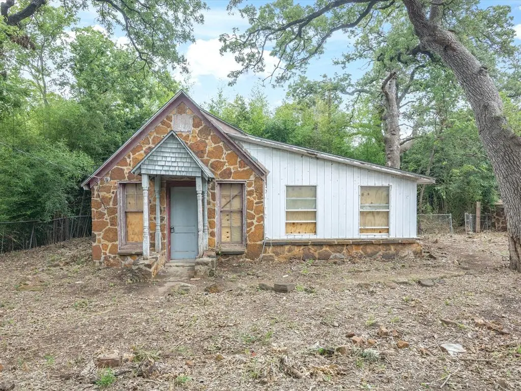 Shady Shores, TX 76208,203 E 9th Street