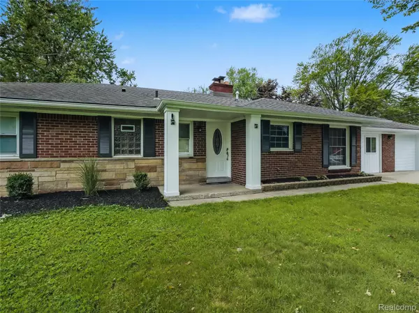 Clinton Township, MI 48036,38580 Asbury Park ST