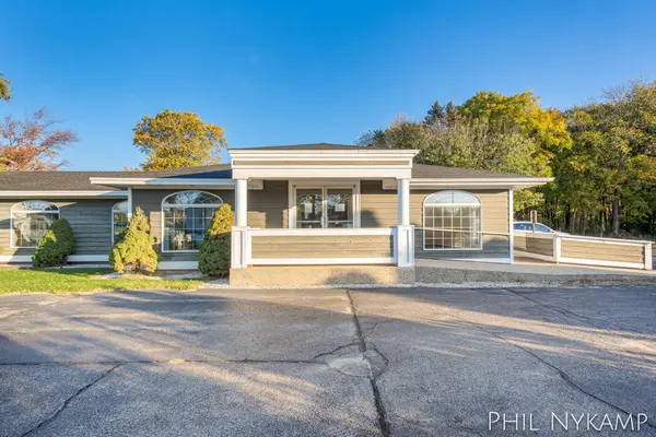 Holland, MI 49423,983 Lincoln AVE