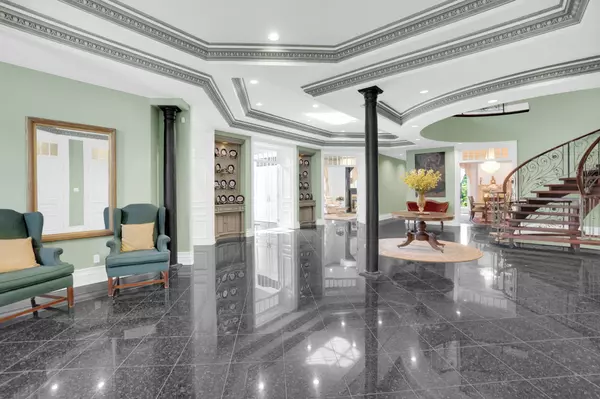 Richmond Hill, ON L4C 6P8,34 Maryvale CRES