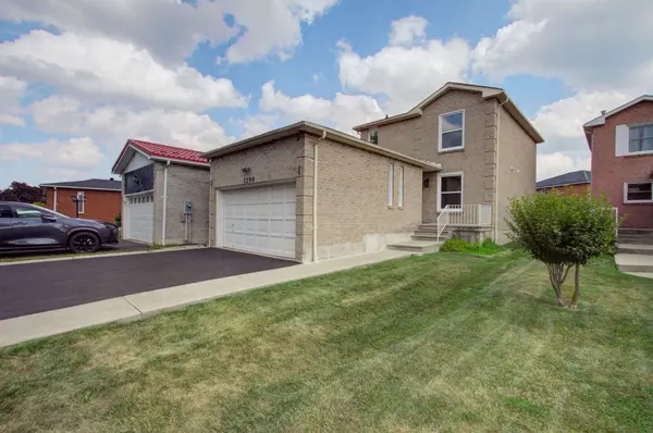 3290 Pilcom CRES,  Mississauga,  ON L5B 3X4