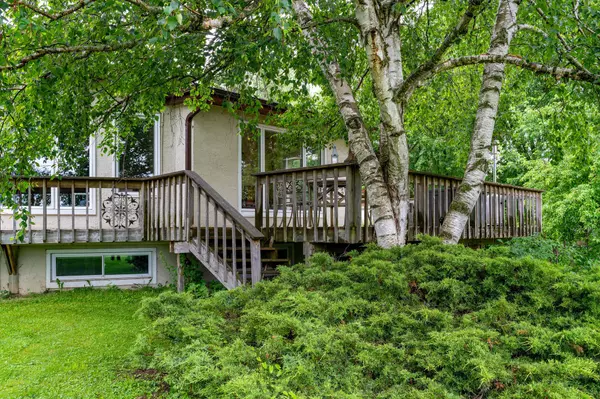 Blue Mountains, ON N0H 1J0,164 Slabtown RD