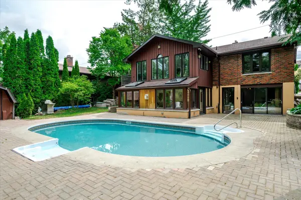 256 Sherin AVE, Peterborough South, ON K9J 1B6