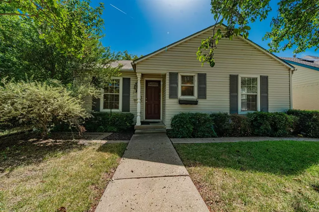 Fort Worth, TX 76110,2413 Ryan Avenue