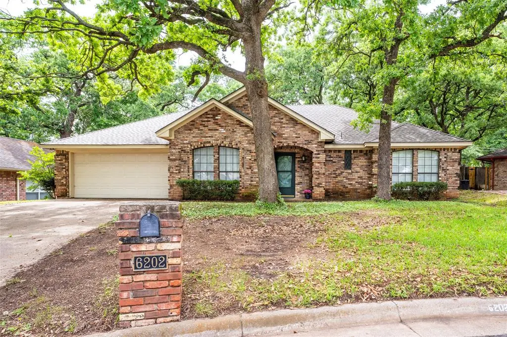 Arlington, TX 76001,6202 Sandybrook Drive