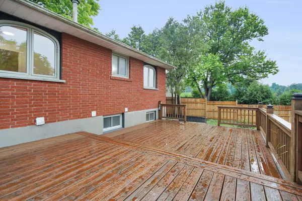 London East, ON N5Y 3W6,15 Kenwood CRES