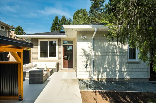 Saanich, BC V8Z 2L3,568 Kay St #C