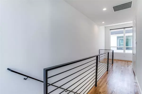 Dallas, TX 75206,5714 Lindell Avenue #105