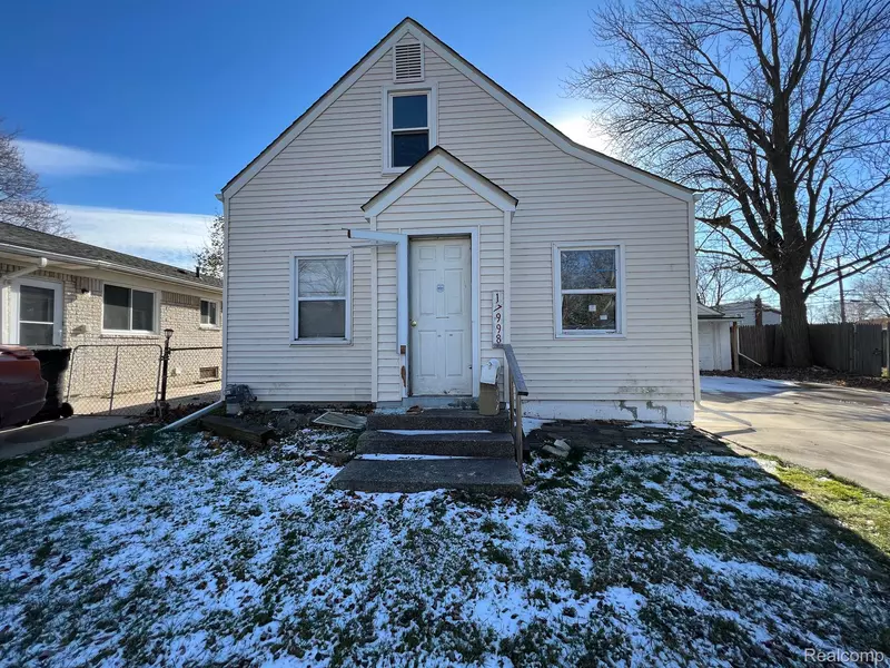 17998 COMMON RD, MI 48066