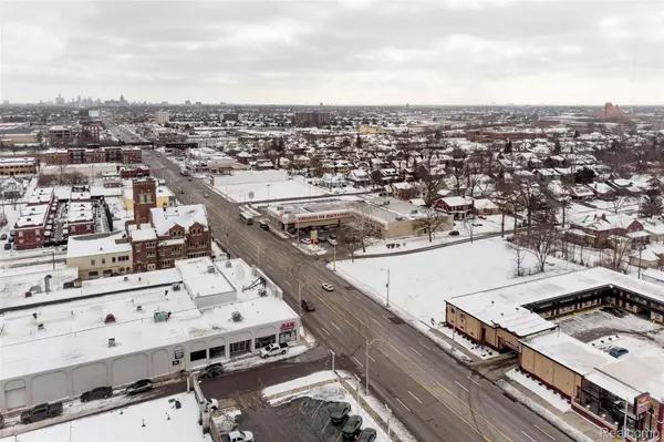 Highland Park, MI 48203,16329 WOODWARD 10 EASON