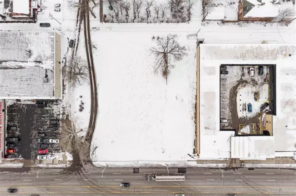 Highland Park, MI 48203,16329 WOODWARD 10 EASON