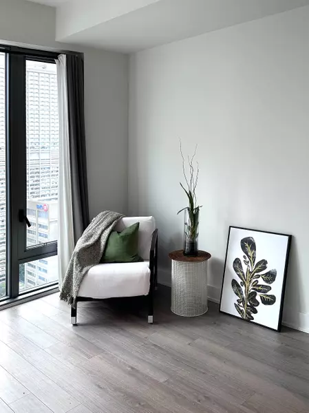 8 Cumberland ST #3104, Toronto C02, ON M4W 0B6