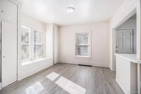 Pontiac, MI 48342,35 Clarence ST