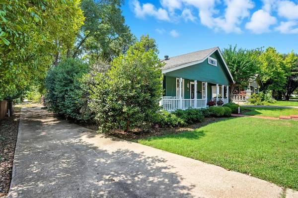 Fort Worth, TX 76107,3817 Clarke Avenue