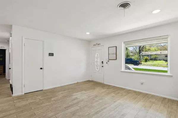 Hurst, TX 76053,724 Edgehill Drive