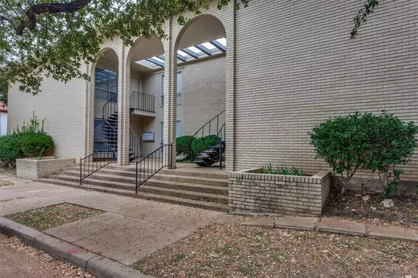 Fort Worth, TX 76107,3828 W 7th Street