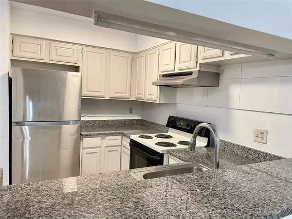 Dallas, TX 75240,8545 Midpark Road #11