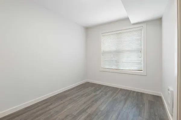 Calgary, AB T3R 0X1,34 Sherwood ROW NW