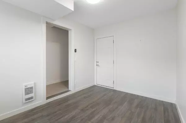 Calgary, AB T3R 0X1,34 Sherwood ROW NW