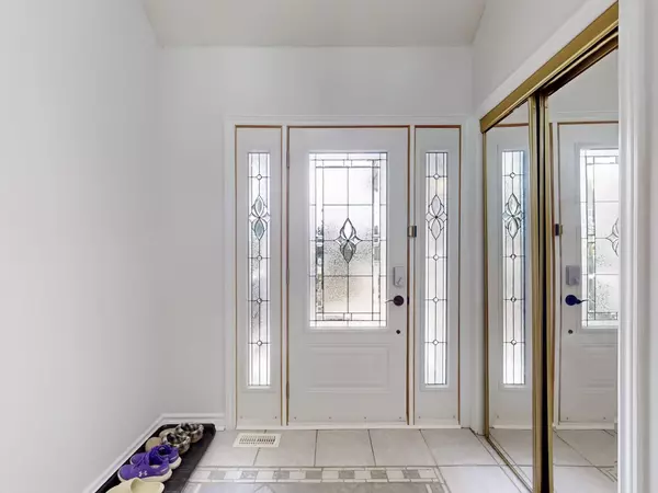 Richmond Hill, ON L4E 3E7,2 Snively ST