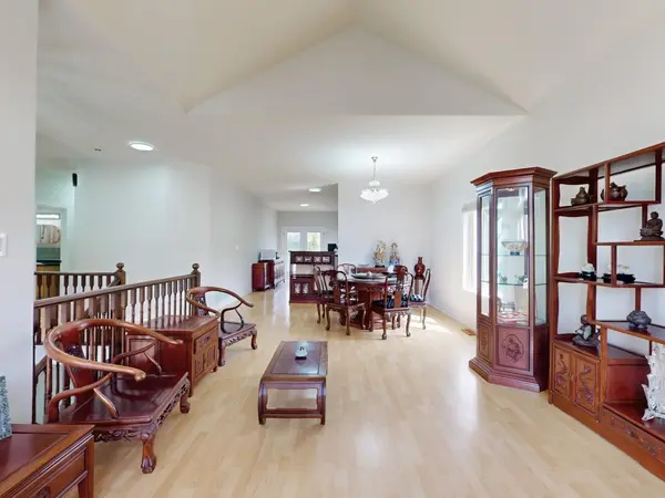 Richmond Hill, ON L4E 3E7,2 Snively ST