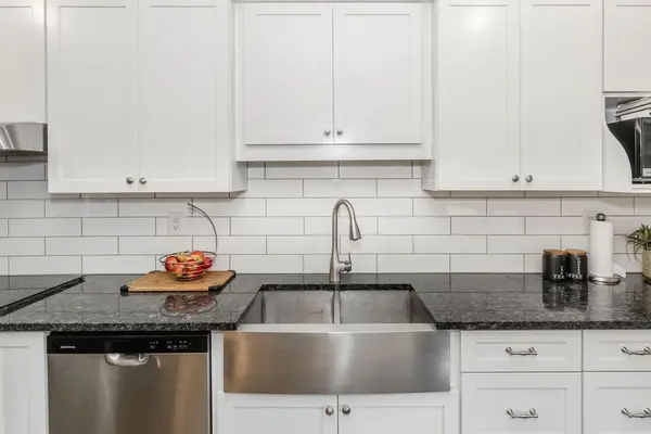 Barrie, ON L4N 8M6,9 Aikens CRES