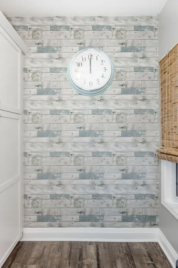 Barrie, ON L4N 8M6,9 Aikens CRES