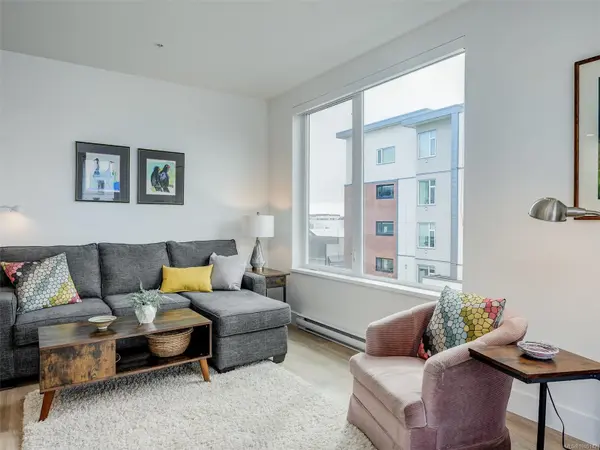 Sidney, BC V8L 1Y8,2461 Sidney Ave #310