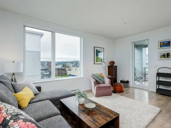 Sidney, BC V8L 1Y8,2461 Sidney Ave #310