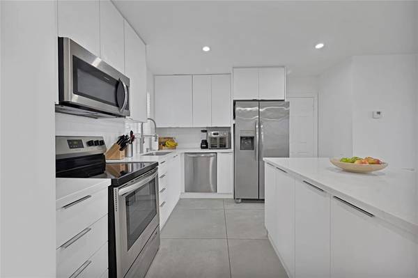 Pembroke Pines, FL 33023,300 SW 65th Way